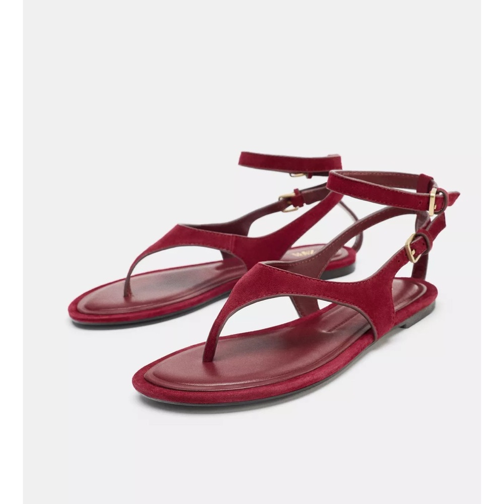 Berry leather sandals